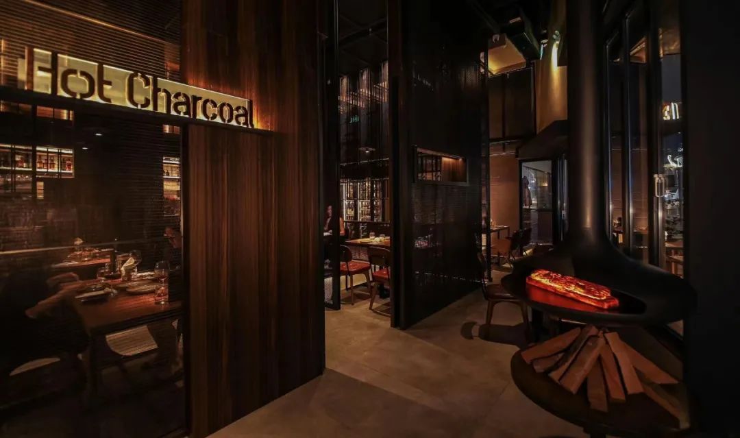 CIELOBLU | Hot Charcoal 柴可西餐廳，煙火與時光交融的藝術(圖1)